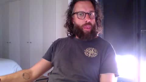 Snapshot of apc_3 chatting on April 21, 1:06 pm apc_3 online show from April 21, 1:06 pm