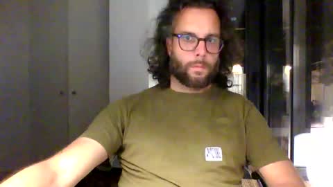 Snapshot of apc_3 chatting on May 6, 8:25 pm apc_3 online show from May 6, 8:25 pm