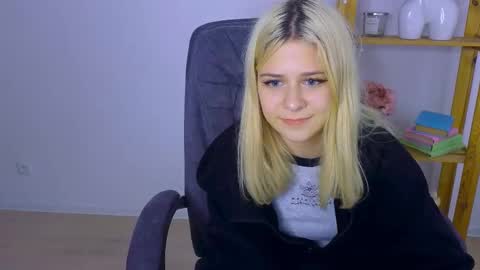 Snapshot of apheliastar chatting on October 27, 4:22 pm ApheliaStar online show from October 27, 4:22 pm