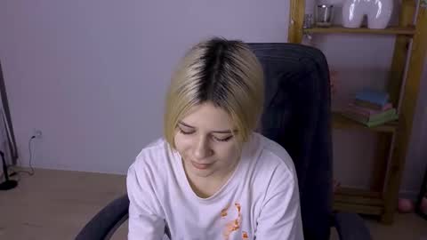 Snapshot of apheliastar chatting on November 14, 3:55 pm ApheliaStar online show from November 14, 3:55 pm