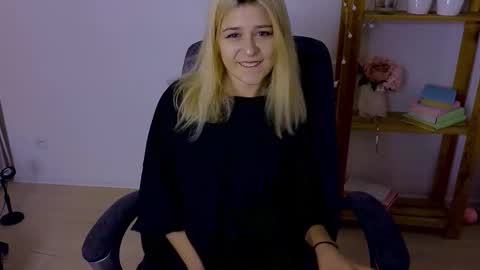 Snapshot of apheliastar chatting on November 16, 2:44 pm ApheliaStar online show from November 16, 2:44 pm