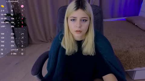 Snapshot of apheliastar chatting on December 14, 3:17 pm ApheliaStar online show from December 14, 3:17 pm