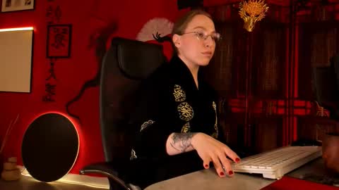 APHEX QUEEN online show from January 18, 9:24 am