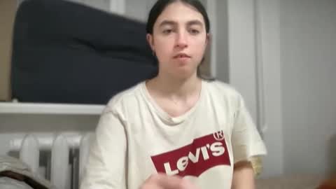 aphr0dite22 online show from March 19, 7:18 pm