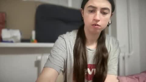 aphr0dite22 online show from March 25, 11:33 pm