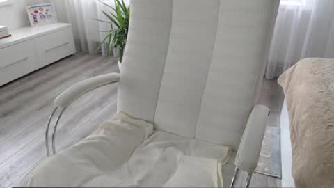 Aphrodite online show from October 21, 10:05 am