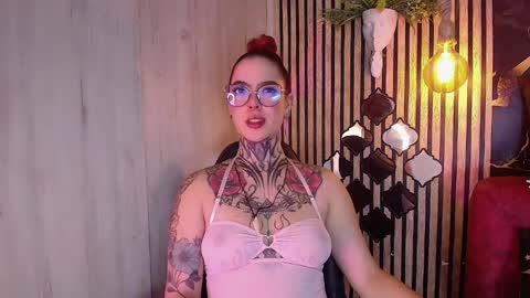 Snapshot of aphrodite__bloom chatting on May 13, 10:17 pm aphrodite__bloom online show from May 13, 10:17 pm