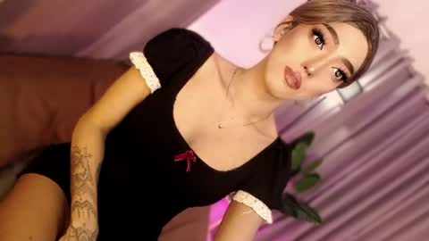 Snapshot of aphrodite_may chatting on May 12, 7:55 pm kathryn online show from May 12, 7:55 pm