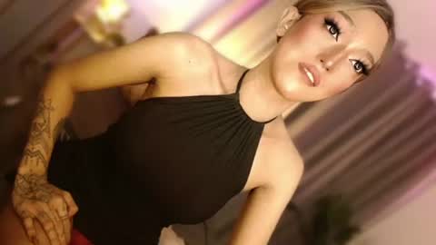 Snapshot of aphrodite_may chatting on June 8, 8:20 pm kathryn online show from June 8, 8:20 pm