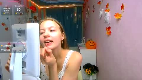 Aphrodite online show from November 2, 1:24 pm