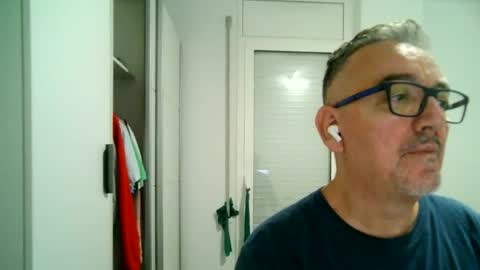 furry bear online show from October 6, 10:51 pm