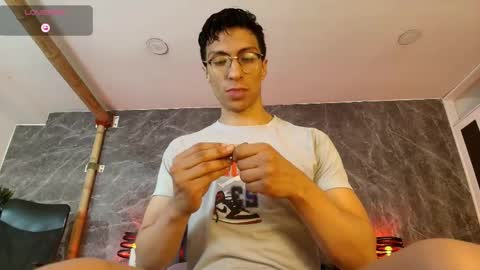 apolo_crus online show from April 29, 5:11 am