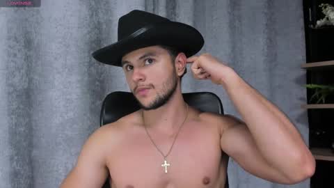 Snapshot of apolo_klein1 chatting on February 15, 8:54 am Apolo online show from February 15, 8:54 am