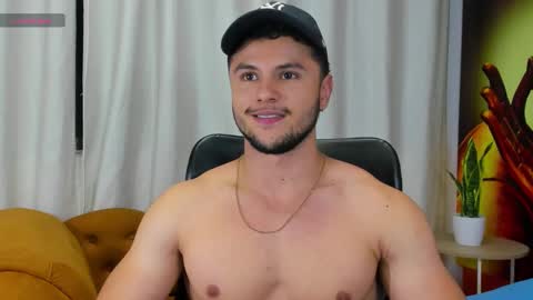 Snapshot of apolo_klein1 chatting on February 25, 7:25 pm Apolo online show from February 25, 7:25 pm