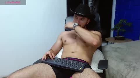 Snapshot of apolo_klein1 chatting on February 28, 9:04 am Apolo online show from February 28, 9:04 am