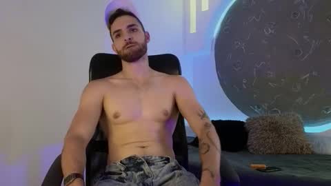 Apolo Lux  online show from February 10, 8:57 pm