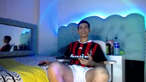 Snapshot of apolo_richards chatting on February 21, 8:10 pm Apolo Richards online show from February 21, 8:10 pm