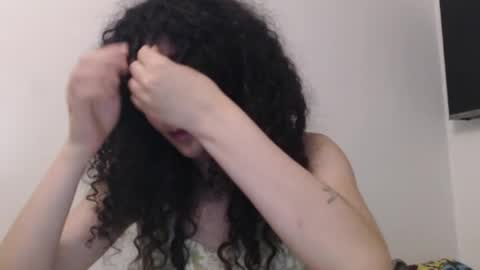 Snapshot of apolosbitch chatting on June 3, 4:26 am Nix online show from June 3, 4:26 am