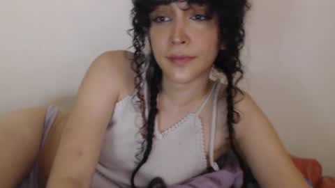Snapshot of apolosbitch chatting on June 8, 8:20 pm Nix online show from June 8, 8:20 pm