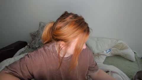 appleyummybuns online show from June 5, 4:19 am