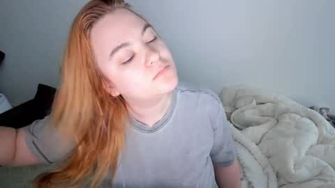appleyummybuns online show from June 7, 4:38 am