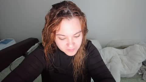 appleyummybuns online show from June 8, 4:02 am