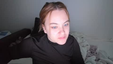 appleyummybuns online show from June 15, 10:28 am