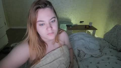 appleyummybuns online show from July 16, 3:23 am