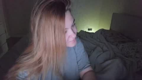 appleyummybuns online show from July 31, 1:05 am