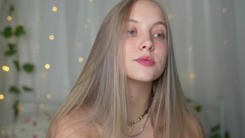 Snapshot of appr0ved chatting on December 3, 2:38 pm REYNA my friend online show from December 3, 2:38 pm