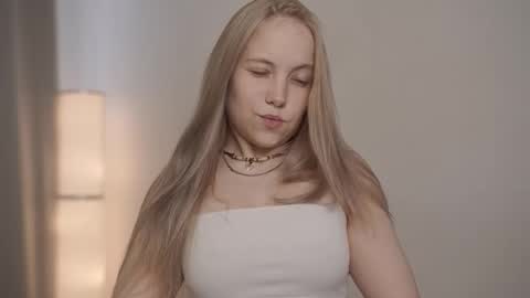 Snapshot of appr0ved chatting on September 15, 9:42 am REYNA my friend online show from September 15, 9:42 am