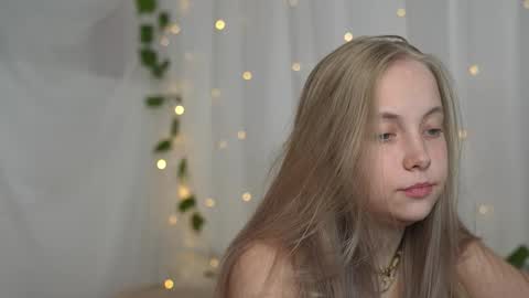 Snapshot of appr0ved chatting on September 21, 8:27 am REYNA my friend online show from September 21, 8:27 am