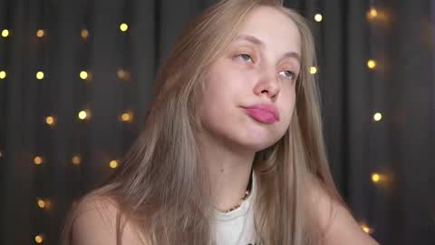 Snapshot of appr0ved chatting on September 26, 5:28 pm REYNA my friend online show from September 26, 5:28 pm