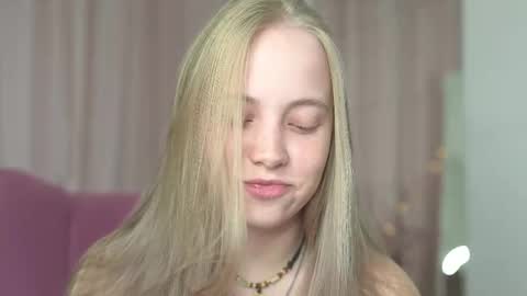 Snapshot of appr0ved chatting on October 5, 7:17 am REYNA my friend online show from October 5, 7:17 am