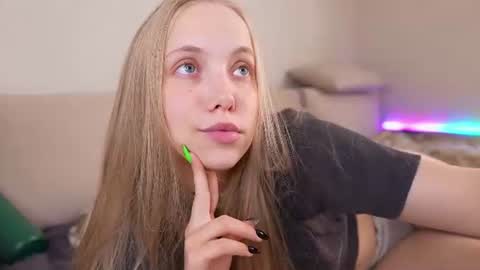  REYNA  my friend   online show from June 21, 3:25 pm