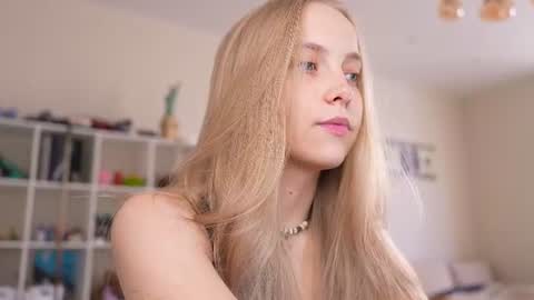  REYNA  my friend   online show from June 22, 3:09 pm
