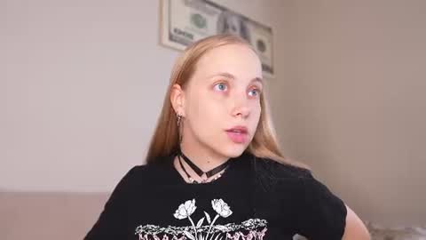  REYNA  my friend   online show from June 26, 3:27 pm
