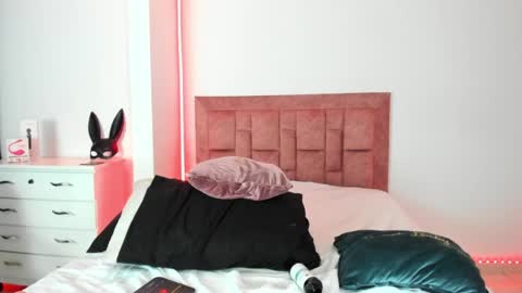 april collinsxx online show from May 15, 11:01 pm