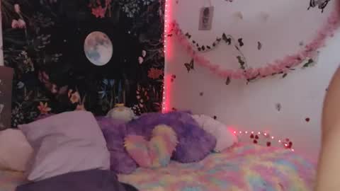 april_l6 online show from April 18, 11:05 pm