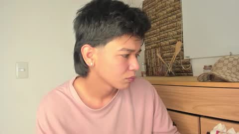 Aphril Daniels  Otis online show from January 8, 8:27 am