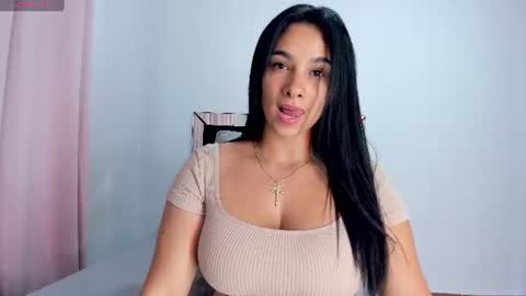 Snapshot of apriladamson_ chatting on June 27, 3:00 am April online show from June 27, 3:00 am