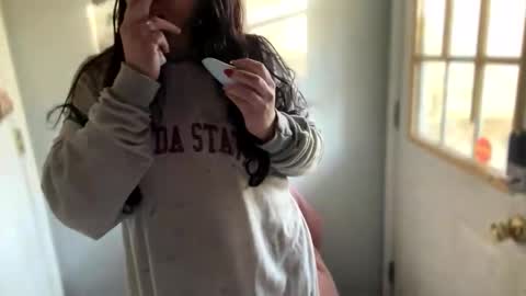 Snapshot of aprilanna chatting on January 14, 1:38 pm AnnaApril420 online show from January 14, 1:38 pm