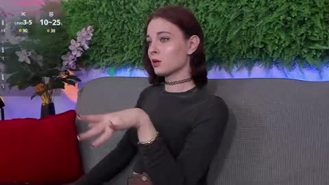 Snapshot of aprilavery chatting on March 5, 4:24 pm April online show from March 5, 4:24 pm