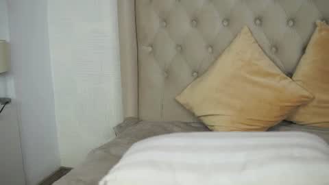 Laura online show from June 28, 9:10 pm