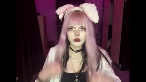 Alice D online show from April 27, 7:45 pm