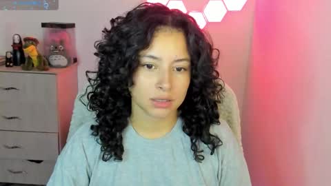 aqua emilly online show from November 4, 11:15 pm