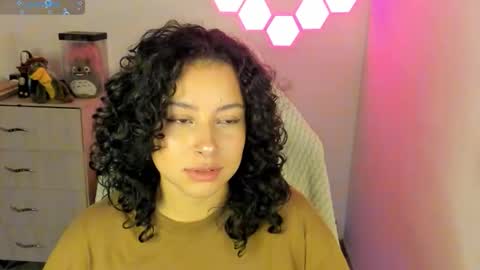 aqua emilly online show from November 12, 10:52 pm