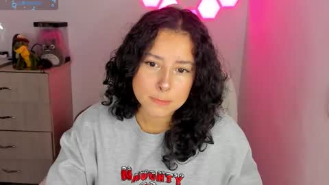 aqua emilly online show from November 22, 11:15 pm