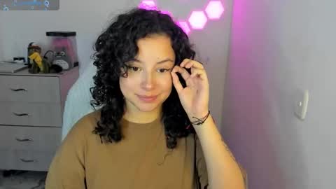 aqua emilly online show from November 26, 11:50 pm