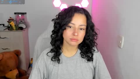 aqua emilly online show from December 2, 11:23 pm